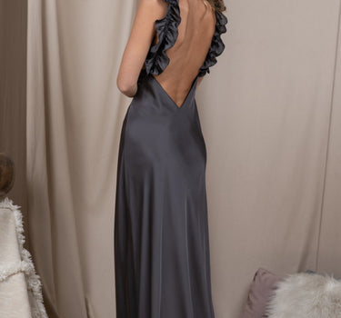 Vestido grafito con volantes